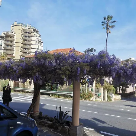 公寓 Casa Glicine 阿尔玛·迪·塔吉亚