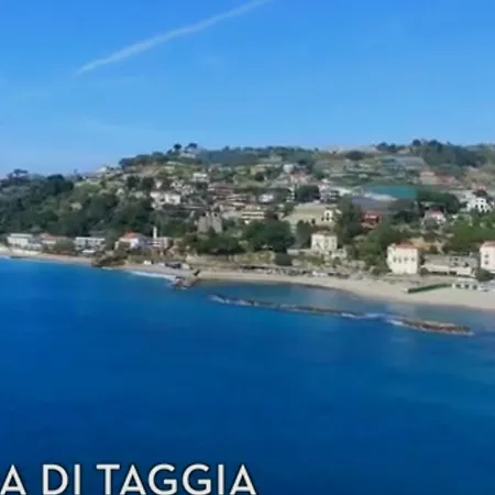 Casa Glicine アルマ・ディ・タッジャ