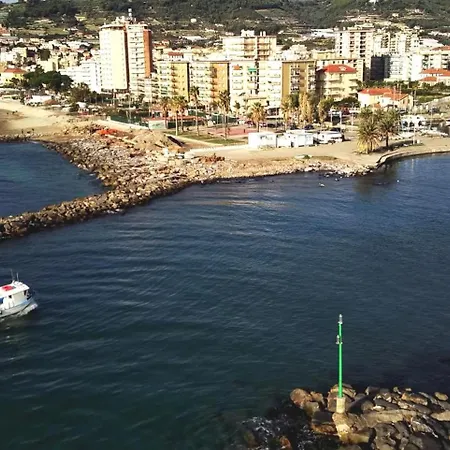 Casa Glicine 公寓 阿尔玛·迪·塔吉亚